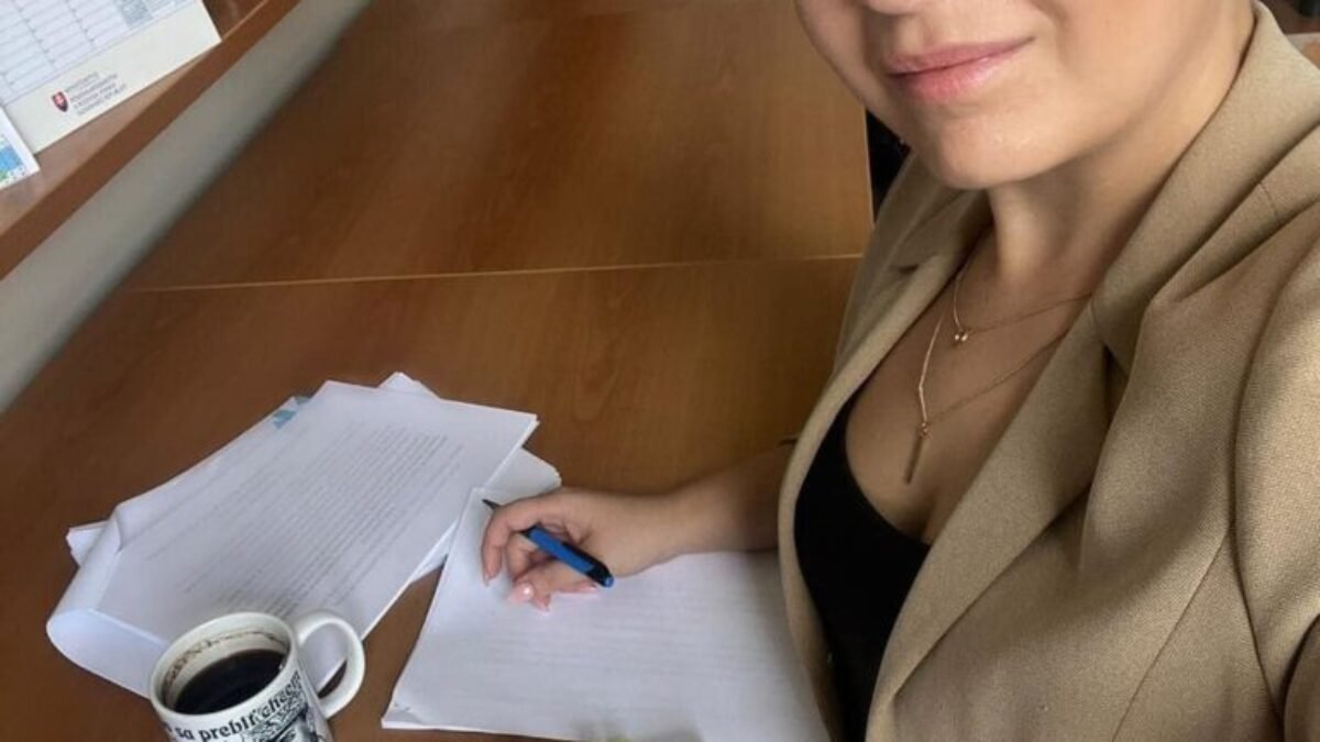 Zuzana Plevíková: Z KAMPANE PROGRESÍVNEHO SLOVENSKA PRIAM KRIČÍ ZÚFALSTVO 

Posledné týždne prebieha skúškové obdobie a ja som neustále zaborená v knihách. No keď si v rámci post…