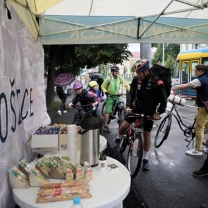 Košice: CYKLISTI SI POCHUTNALI NA CYKLORAŇAJKÁCH 

Počasie nám ráno síce neprial...