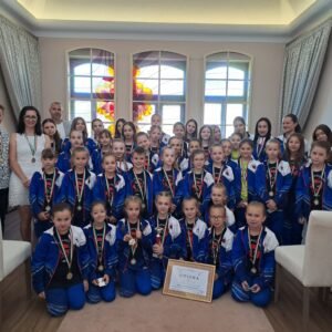 Topoľčany: Tanečný klub Karmen sme dnes privítali na radnici, aby sme im zablaho...