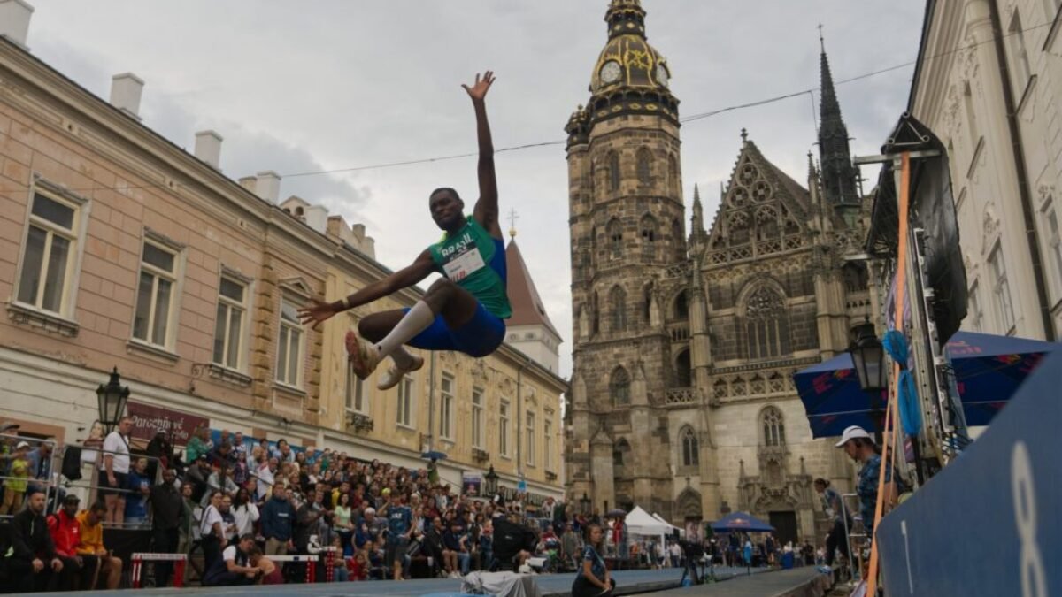 Košice: BRONZOVÝ ŠTATÚT BUDE MAŤ NA JBL JUMP FESTE PRVÝKRÁT AJ VÝŠKA, ATLETICKÁ SÚŤAŽ ŠTARTUJE O TÝŽDEŇ 3⃣2⃣1⃣

Populárna atletická súťaž JBL J…