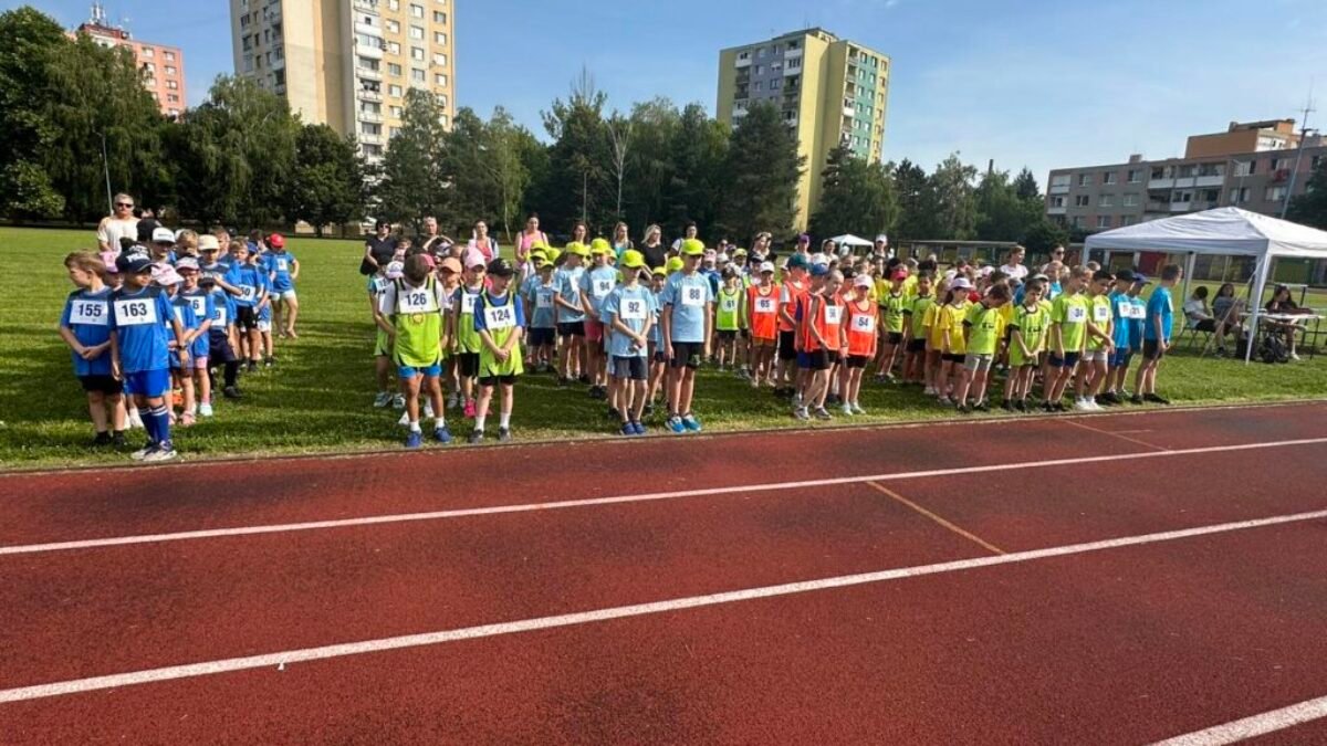 Michalovce: V stredu sa areál Základnej školy na Komenského ulici zaplnil žiakmi a žiačkami 1.- 3. ročníka našich základných škôl. Celkovo 168 mladých športovcov si pri…