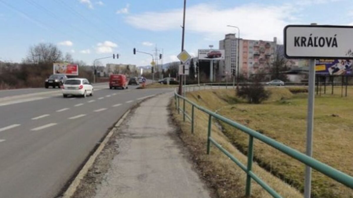 Zvolen: Viacerí sa pýtate na dôvody nefungujúceho semaforu v Môťovej. Mesto situáciu preverilo: Slovenská správa ciest, ktorej semafor patrí, príčiny poruchy už pre…