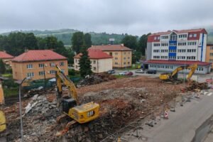Búracie práce budovy na Moyzesovej ulici v Čadci