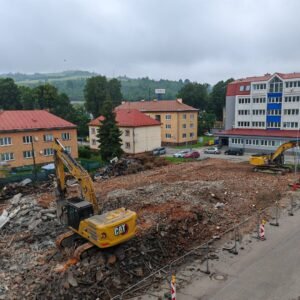 Búracie práce budovy na Moyzesovej ulici v Čadci