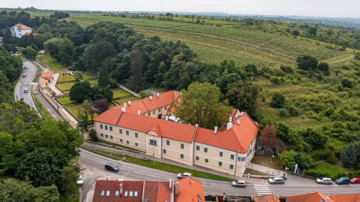 Záhrada Modranského kaštieľa je otvorená: Nové kultúrne centrum v Modre