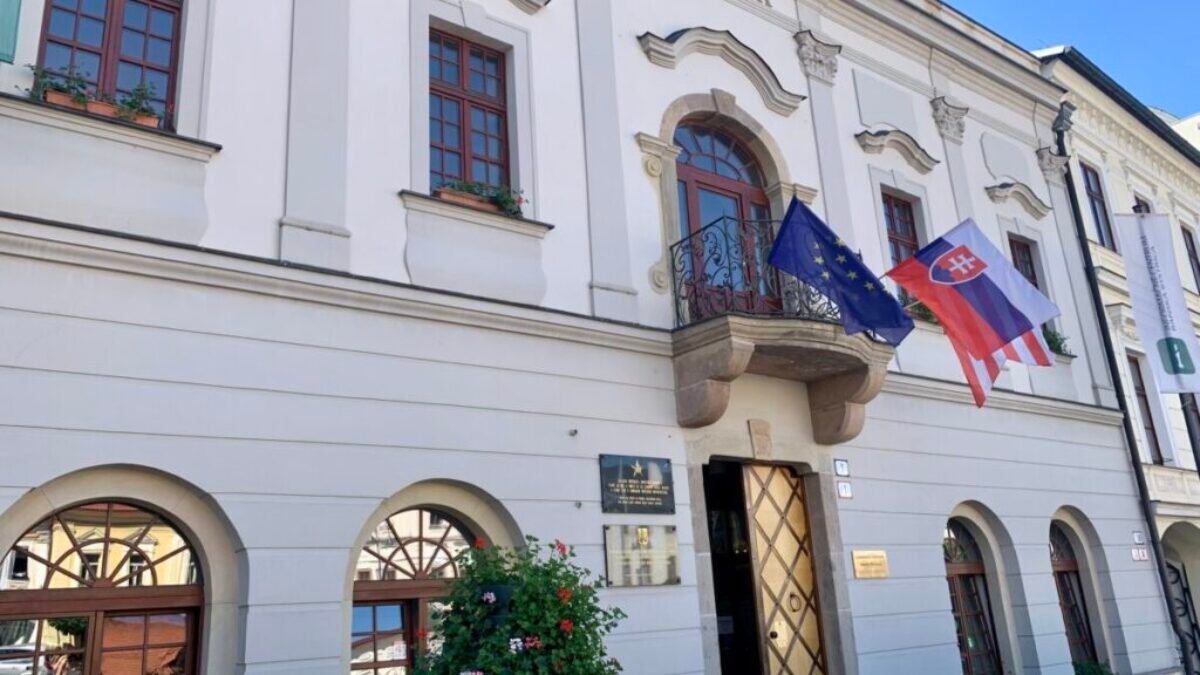 Rekonštrukcia predsunutého balkóna historickej radnice v Banskej Bystrici
