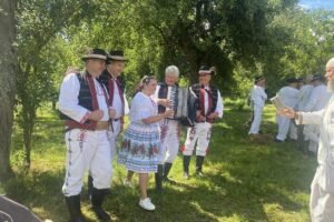 Šarišské kosače: Oslava tradičného kosenia ručnou kosou