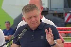 Tlačová konferencia predsedu vlády SR Roberta Fica a ministra Richarda Takáča: P...