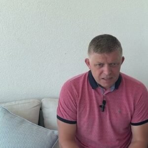 R. FICO: O DÚHOVÝCH POCHODOCH MÉDIÁ PÍŠU LITÁNIE. NO O VÝROČÍ DEKLARÁCIE ZVRCHOV...