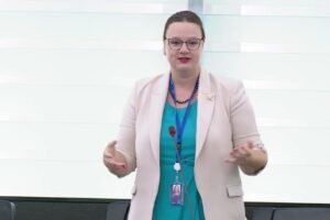 K. R. NEVEĎALOVÁ: EUROPOSLANCOM SME VYPLÁCHLI ŽALÚDKY HNEĎ V PRVÝ DEŇ!