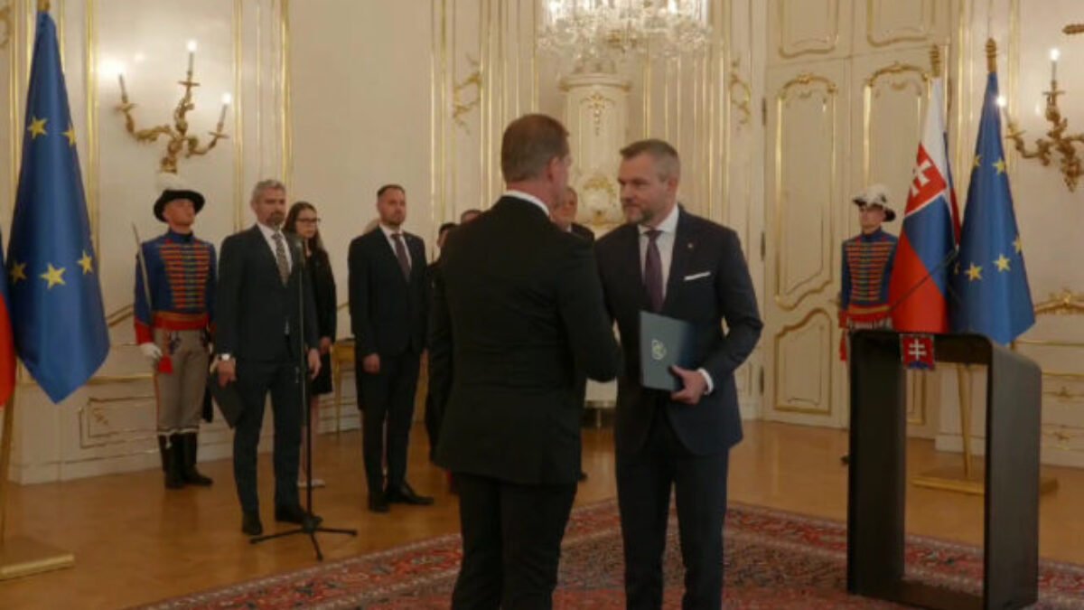 Prezident Pellegrini odovzdal poverovacie listiny novým veľvyslancom SR v Izraeli a pri NATO (video)