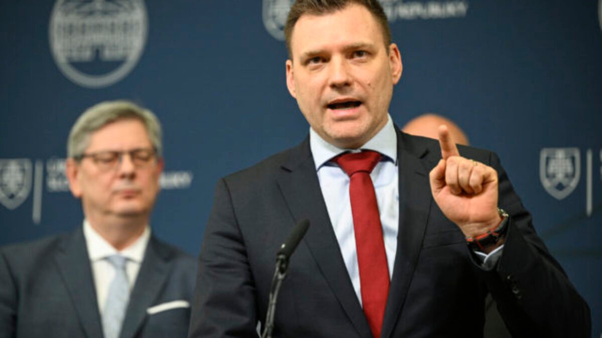 Minister Taraba reaguje na odchod poslancov z klubu SNS. Národniari vraj nepustia žiadne ministerstvo