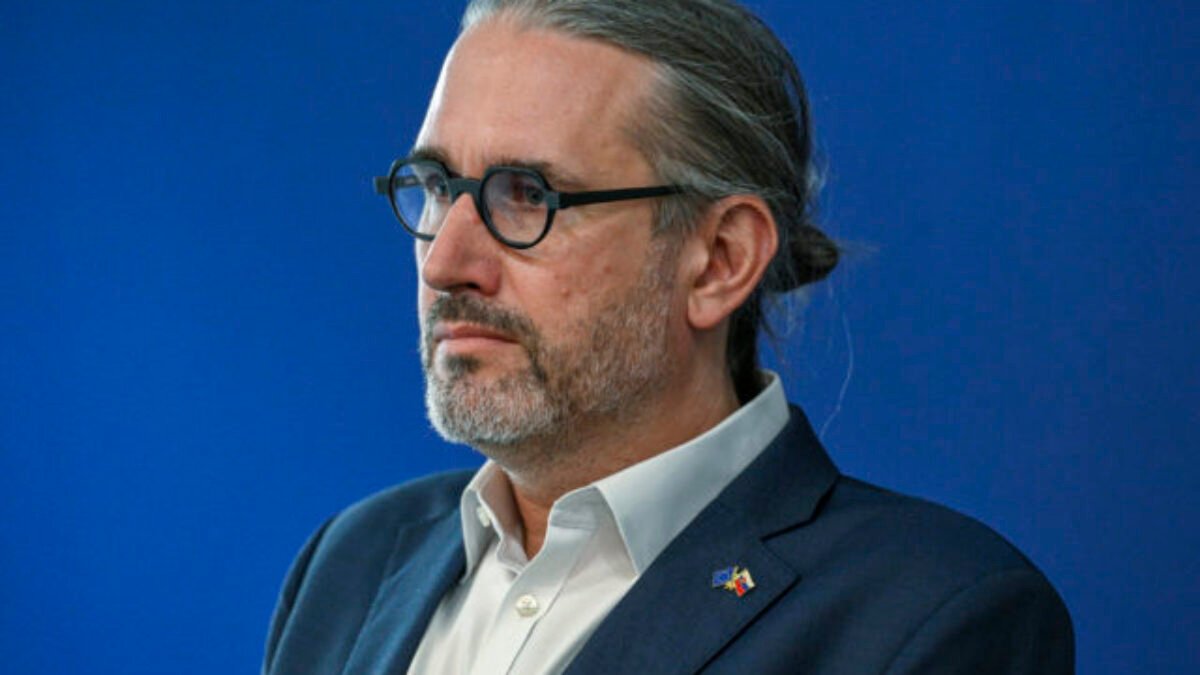 Slovensko má historicky najviac funkcií v europarlamente, väčšina vedúcich pozícií patrí progresívcom na čele s Hojsíkom