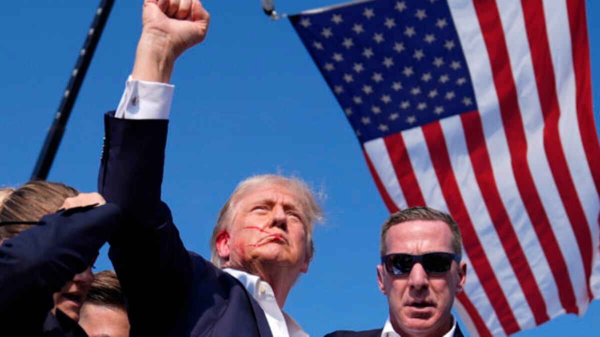 Útok na Trumpa nezvýšil počet nenávistných komentárov na slovenských weboch, streľba na Fica však áno