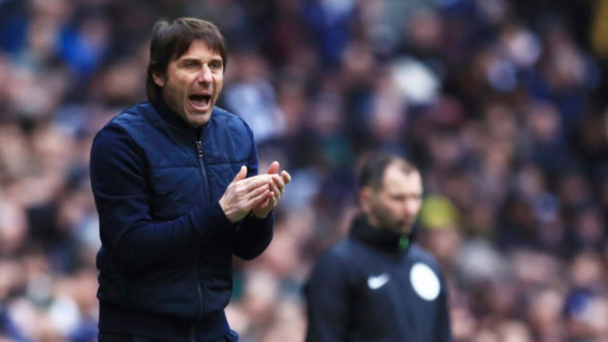 Mužstvo nemôže sedieť a čakať na športovú smrť, tvrdí nový tréner SSC Neapol Antonio Conte