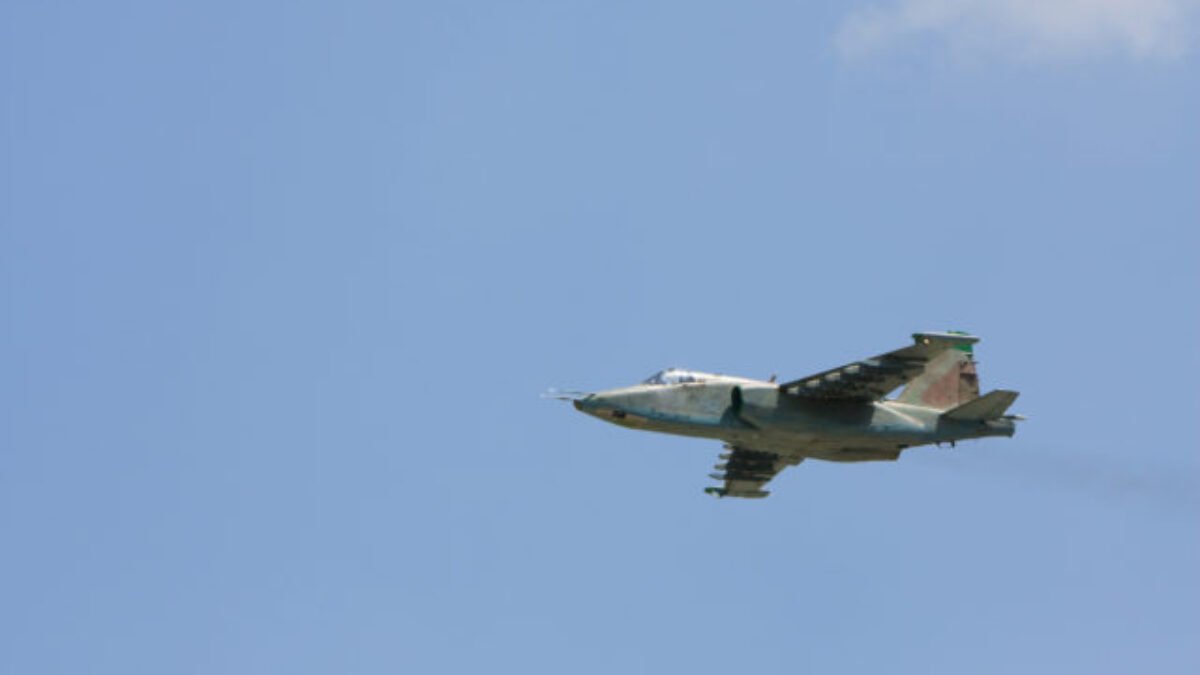 Ukrajinci mali v Doneckej oblasti zostreliť ďalšie ruské lietadlo Su-25