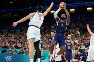 LeBron mal pred prvým zápasom na olympiáde motýliky v bruchu, o víťazstvo Američ...