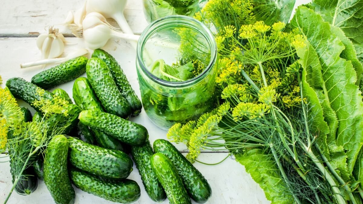 Ak ich pridáte k nakladaným uhorkám, ich chuť rozohreje vaše zmysly. Susedia sa stále pýtajú na recept