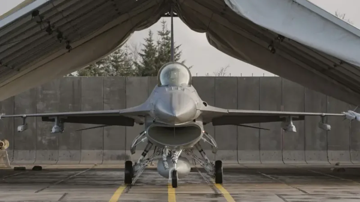 Rusko spustilo kombinovaný útok na Ukrajinu. Stíhačky F-16 budú musieť štartovať z diaľnice