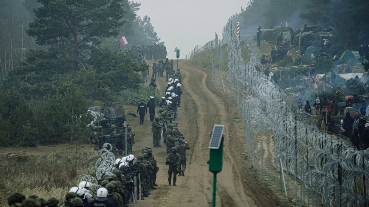 Poľsko prijalo zákon, ktorý umožňuje pohraničnej stráži strieľať nelegálnych migrantov
