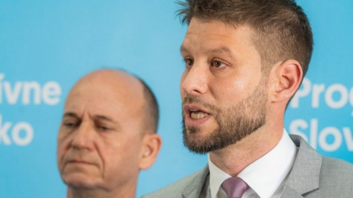 Progresívci spúšťajú novú kampaň. Chcú poukázať na to, že Ficova vláda „slúži iba sebe a nie ľuďom“ (video)