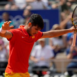 Alcaraz „sfúkol“ Augera-Aliassima a stal sa prvým finalistom olympijského turnaj...