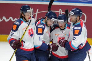 Päťdesiatdva percent slovenských klubov je za účasť hráčov z KHL v reprezentácii...