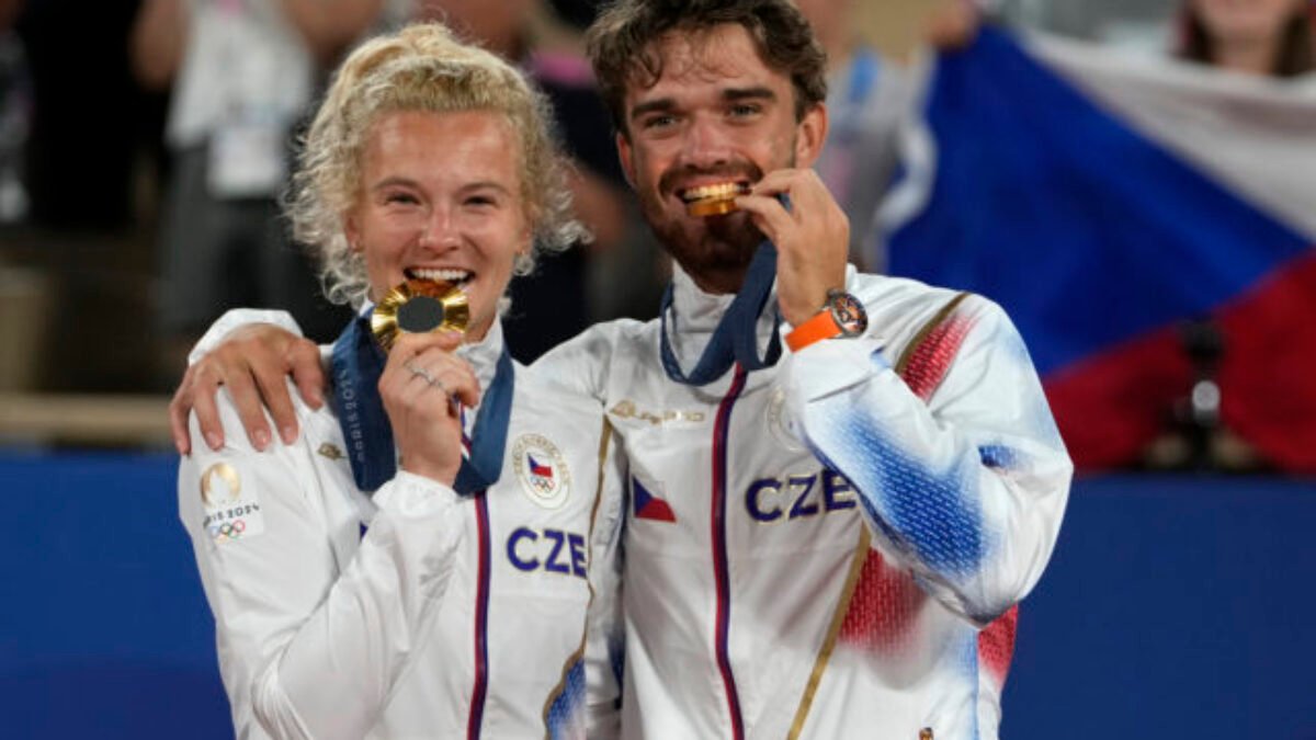 Prvé olympijské zlato pre Česko. Siniaková a Macháč dosiahli to, o čo sa predtým márne snažili ich krajania