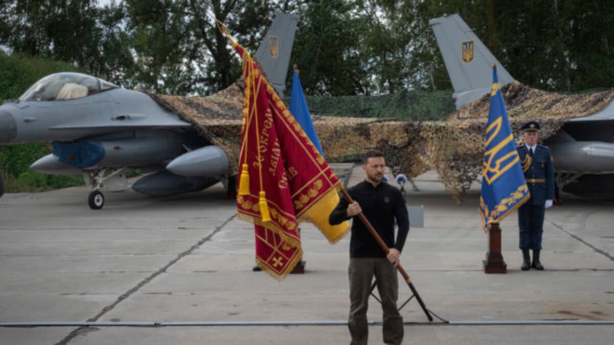 Zelenskyj ukázal stíhačky F-16 od západných spojencov, lietadlá posilnia obranu pred ruskou agresiou