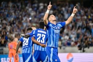 Slovan Bratislava sa v prípade postupu do play-off Ligy majstrov stretne s maďar...