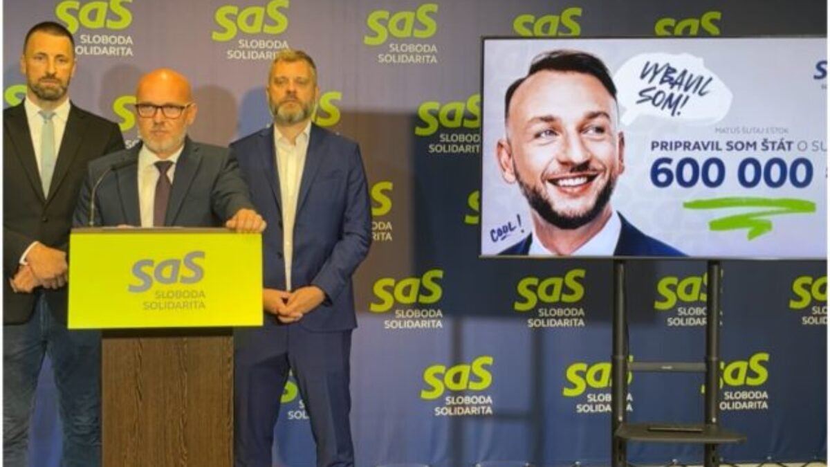 Štát musí vrátiť Slovákom 600-tisíc eur pre meškajúce pasy, SaS kritizuje ministra Šutaja Eštoka (video)