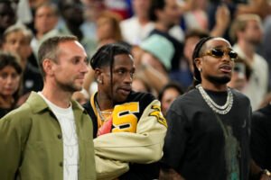 Americký rapper Travis Scott sa v parížskom hoteli dostal do potýčky s ochrankár...