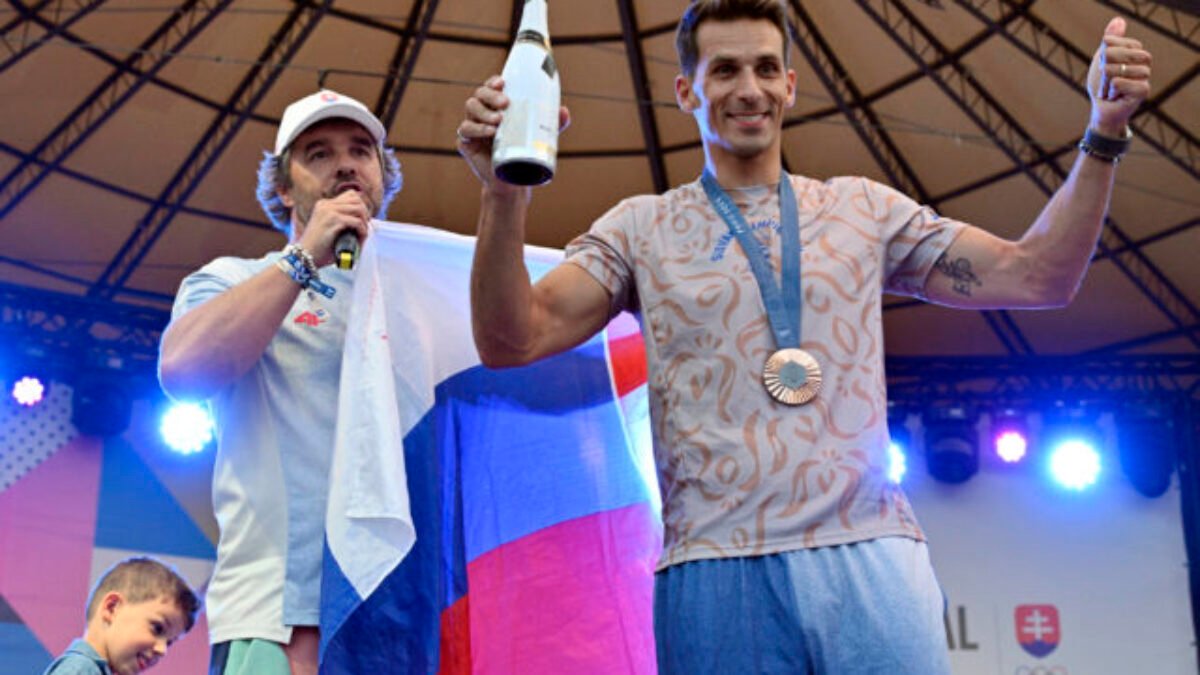 Beňuš sa zaradil medzi multimedailistov slovenskej olympijskej histórie, na čele je Kuzminová