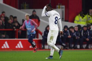 Hráč Tottenhamu sa natočil, ako vdychuje rajský plyn, klub ho suspendoval a trén...