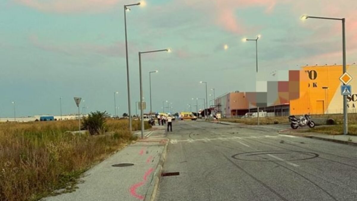 Pri tragickej nehode v Bratislave prišiel o život 22-ročný motorkár (foto)