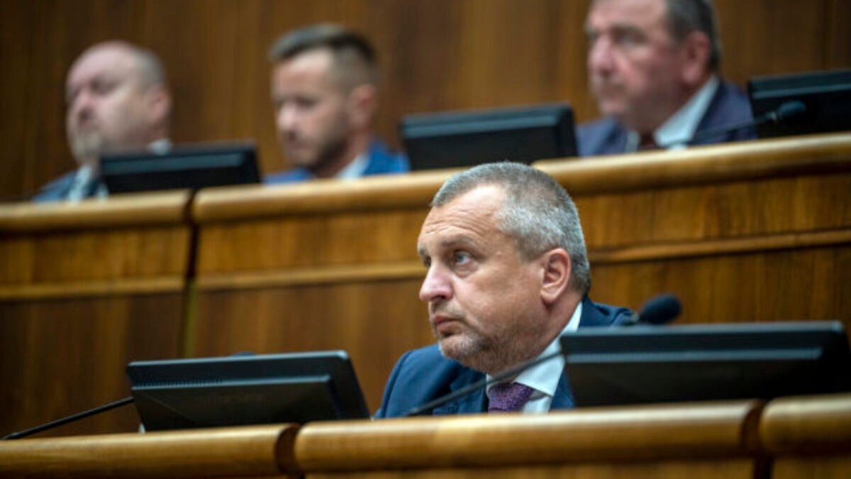 Zamestnávatelia budú mať zrejme novú povinnosť, Danko so svojimi poslancami navrhuje príspevok na šport detí zamestnancov