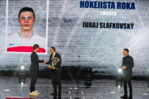 Slafkovský sa stal druhýkrát Hokejistom roka a je opäť najlepším útočníkom, do S...