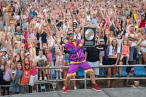 Miro Jaroš za album Disko získal 5-násobnú platinovú platňu, venoval ju mame do ...