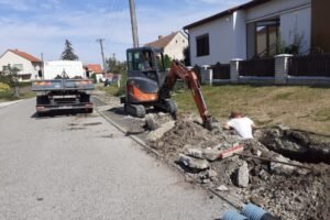 V meste Gbely prebieha rekonštrukcia elektrických vedení