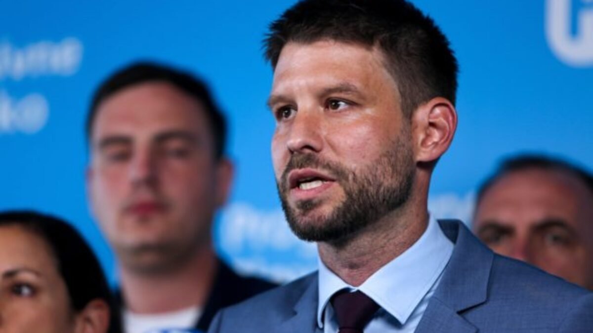Progresívne Slovensko dominuje aj v ďalšom volebnom prieskume, koalíciu by však zostavilo s ťažkosťami