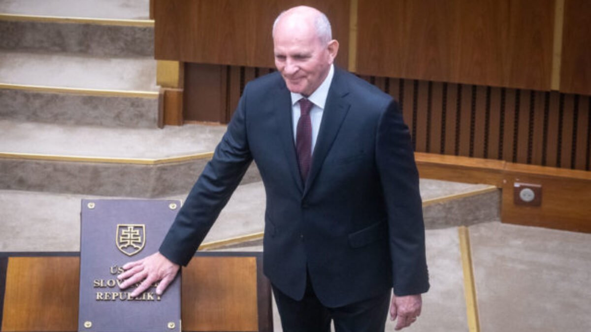 Šutaja Eštoka už začína téma predsedu parlamentu unavovať, opozícia zrejme navrhne Františka Mikloška