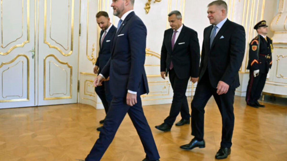 Pellegrini prijal predsedov koaličných strán. Politický súboj sa musí vrátiť z osobnej roviny do vecnej, zdôraznil (foto)