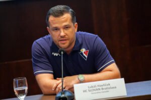 Generálny manažér Slovana o hráčoch z KHL: Myslím si, že každý z nás by mal zodp...