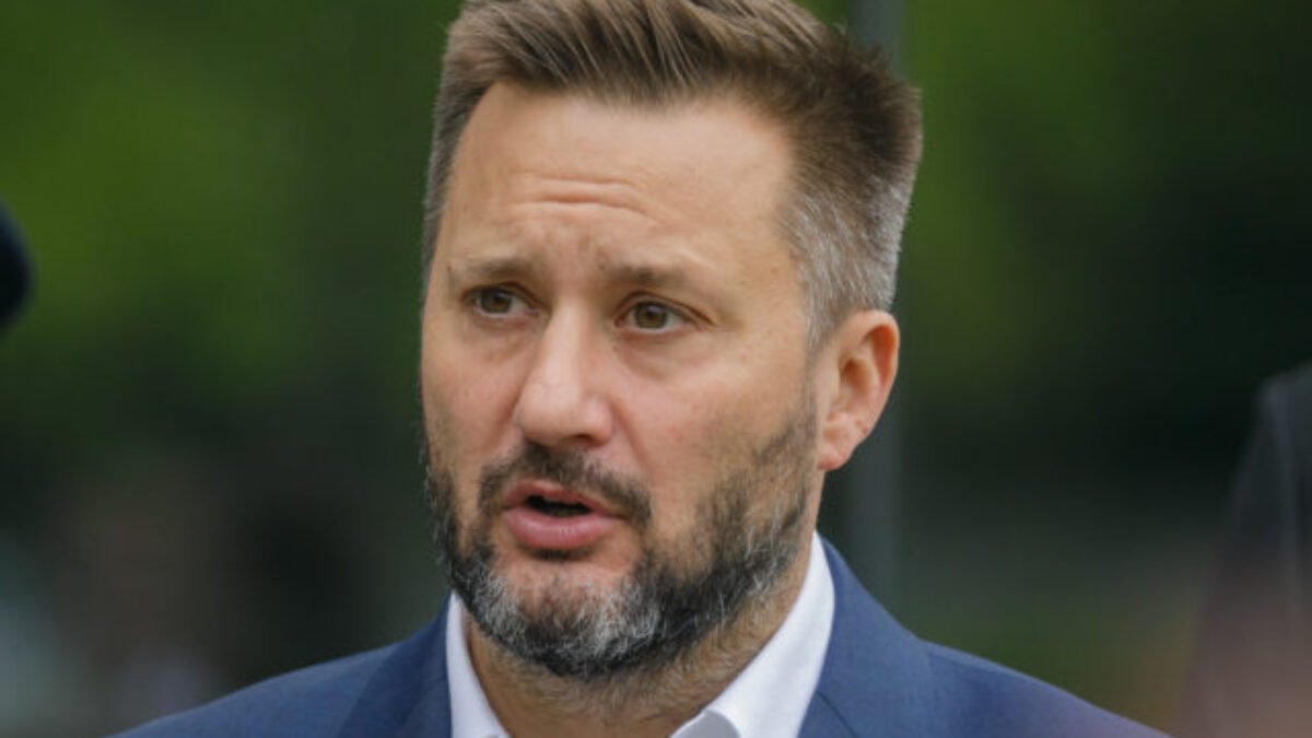 Mestské zastupiteľstvo v Bratislave ignoruje zákon. Poslanci by sa mali riadiť svedomím a nie príkazmi primátora Valla