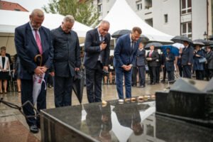 Pamätný deň obetí holokaustu a rasového násilia na Slovensku pripomína vydanie Ž...