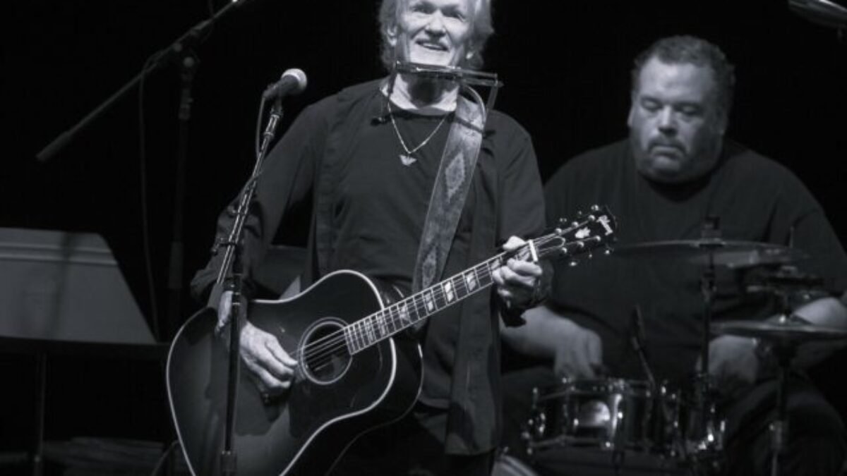 Zomrel americký country hudobník a herec Kris Kristofferson, pôsobil aj v kapele s Johnnym Caschom