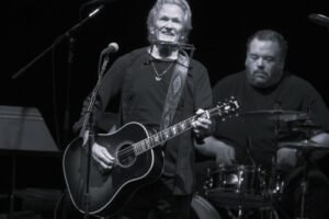 Zomrel americký country hudobník a herec Kris Kristofferson, pôsobil aj v kapele...
