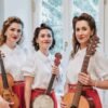 Hudobné vystúpenie Paper Moon Trio na Hurban Markete v Hurbanove