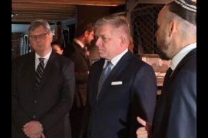 Róbert Fico: Nemôžeme tolerovať jednotky s nacistickým označením na Ukrajine (Vi...