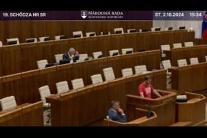 T.GAŠPAR: MATOVIČ SO SVOJOU PARTIČKOU, S KTOROU ZDEVASTOVALI SLOVENSKO ROKY PORU...